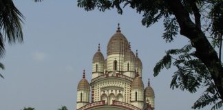 Templul Dakshineswar Kali din Kolkata: un loc sacru al armoniei Templul Dakshineswar Kali