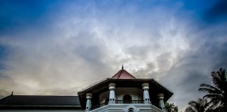 Templul Dintelui din Sri Lanka: Obiective turistice Sri Lanka – Kandy Templul Dintelui din Sri Lanka