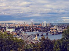 Ukraina
