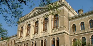 Universitatea Babeș-Bolyai – tradiție și inovație în educație Universitatea Babeş Bolyai