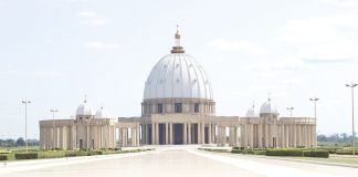 Orasul Yamoussoukro: Obiective turistice Coasta de Fildes – Yamoussoukro Yamoussoukro