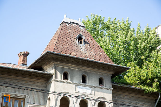 acoperis-de-la-casa-ciubuc-fosta-primarie-din-gaesti-judetul-dambovita.jpg