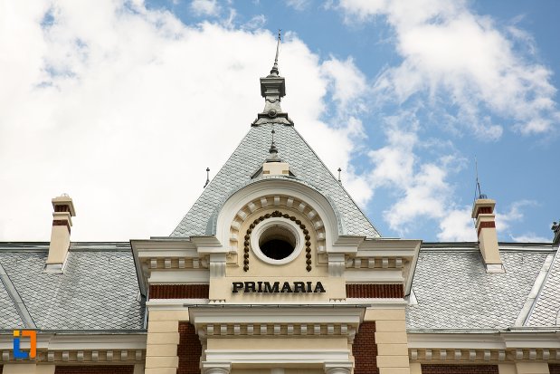 acoperisul-de-la-primaria-veche-din-dorohoi-judetul-botosani.jpg