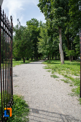 alee-din-parcul-brancoveanu-breaza-judetul-prahova.jpg