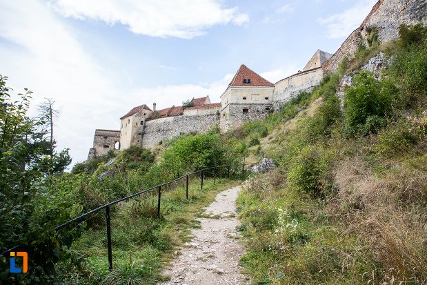 alee-spre-cetatea-rasnov-judetul-brasov.jpg