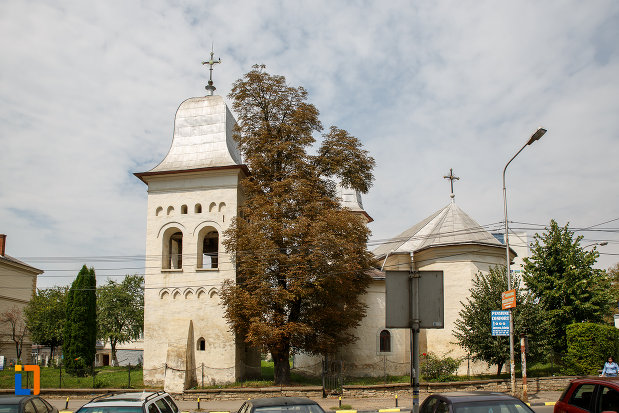 ansamblul-biserica-armeneasca-sf-cruce-1521-din-suceava-judetul-suceava.jpg