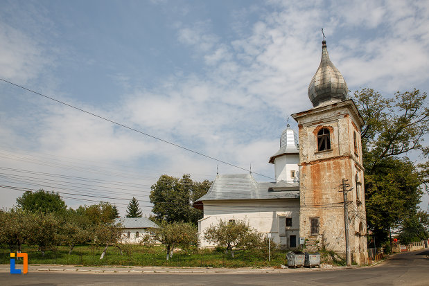 ansamblul-biserica-armeneasca-turnu-rosu-din-suceava-judetul-suceava.jpg