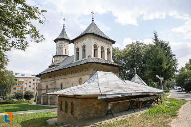 ansamblul-biserica-sf-nicolae-prajescu-1611-din-suceava-judetul-suceava.jpg