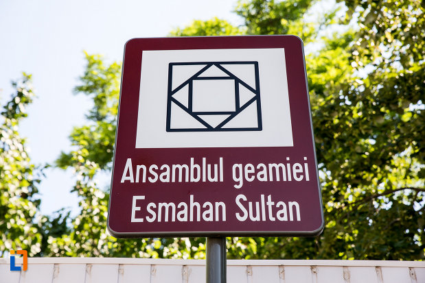 ansamblul-geamiei-esmahan-sultan-din-mangalia-judetul-constanta.jpg