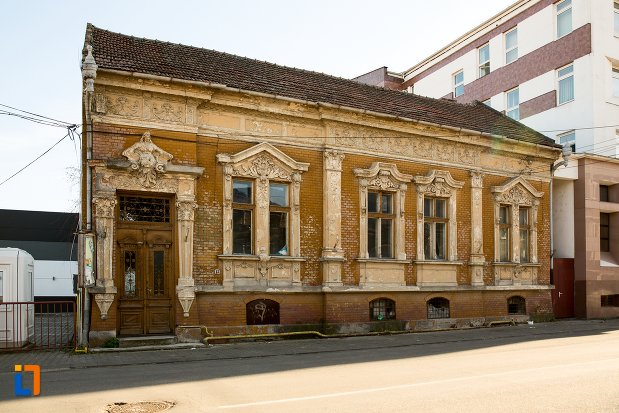 ansamblul-urban-str-primaverii-din-alba-iulia-judetul-alba-casa-de-la-nr-12.jpg