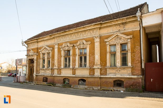 ansamblul-urban-str-primaverii-din-alba-iulia-judetul-alba-casa-monument-istoric.jpg