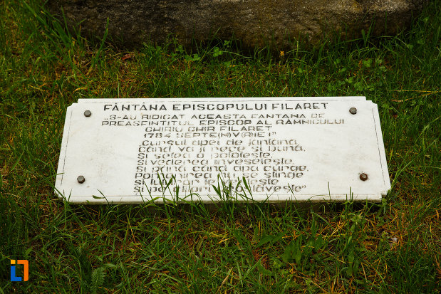 arhiepiscopia-ramnicului-din-ramnicu-valcea-judetul-valcea-placuta-cu-fantana-arhiepiscopala.jpg