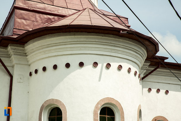 aripa-de-la-biserica-sf-nicolae-din-slatina-judetul-olt.jpg
