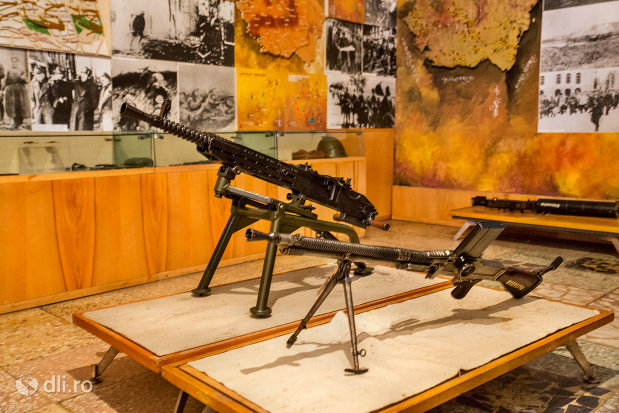 arme-de-razboi-muzeul-militar-din-oradea-judetul-bihor.jpg