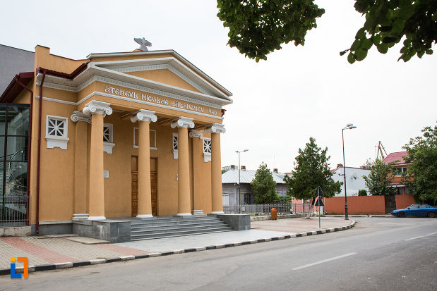ateneul-nicolae-balanescu-din-giurgiu-judetul-giurgiu-vazut-din-lateral.jpg