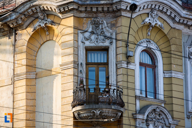 balcon-de-a-palatul-elian-din-cluj-napoca-judetul-cluj.jpg