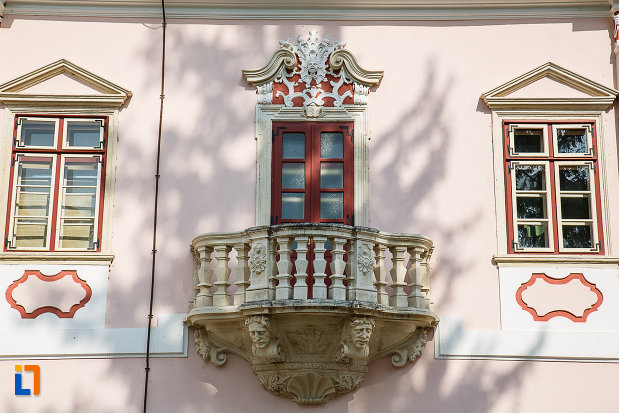 balcon-de-la-castelul-magna-curia-castelul-bethlen-din-deva-judetul-hunedoara.jpg