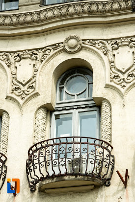 balcon-de-la-hotel-palace-din-craiova-judetul-dolj.jpg