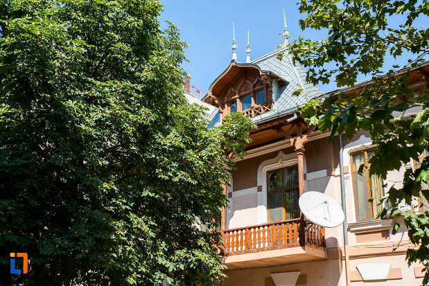 balcon-de-la-hotelul-victoria-din-oltenita-judetul-calarasi.jpg