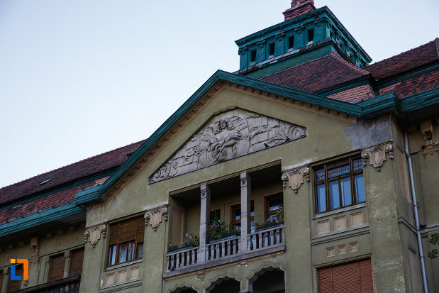 balcon-de-la-palatul-szechenyi-din-timisoara-judetul-timis.jpg