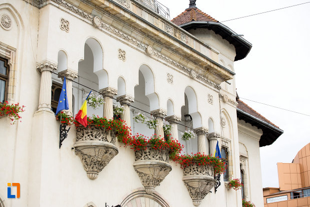 balcon-de-la-primaria-din-campulung-muscel-judetul-arges.jpg