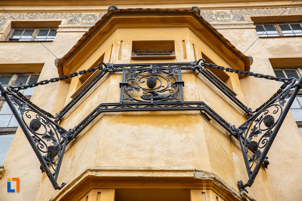 balcon-deosebit-de-frumos-de-la-liceul-teoretic-stephan-ludwig-roth-din-medias-judetul-sibiu.jpg