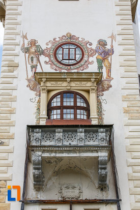 balcon-si-fereastra-rotunda-de-la-castelul-peles-din-sinaia-judetul-prahova.jpg