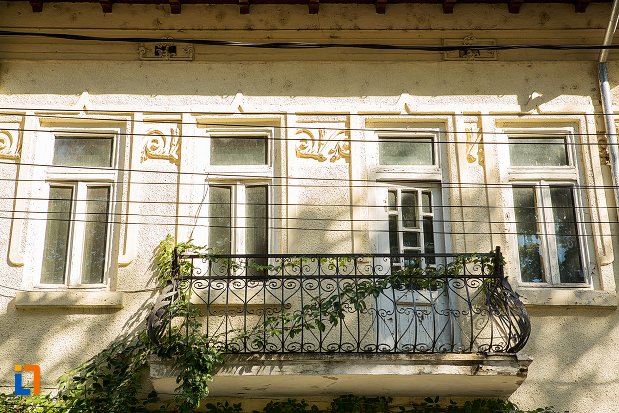 balconul-de-la-casa-eugen-schileru-din-braila-judetul-braila.jpg