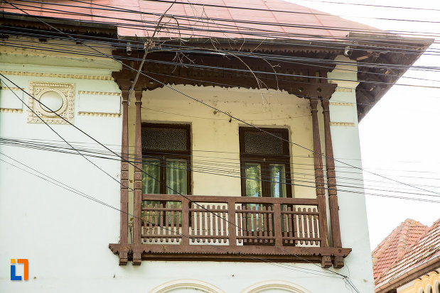 balconul-de-la-casa-fostul-consulat-spaniol-din-galati-judetul-galati.jpg
