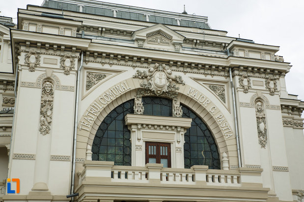 balconul-de-la-teatrul-mr-gh-pastia-din-focsani-judetul-vrancea.jpg