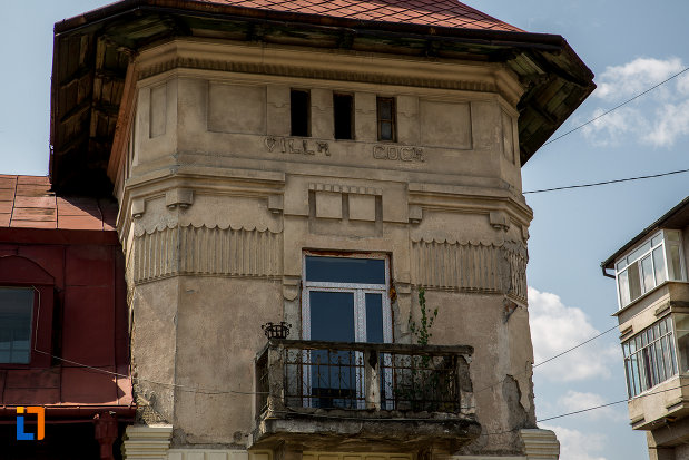 balconul-de-la-vila-coca-din-campulung-moldovenesc-judetul-suceava.jpg