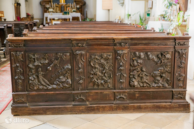 bancu-sculptate-din-biserica-maica-indurerata-a-manastirii-premonstratense-din-oradea-judetul-bihor.jpg