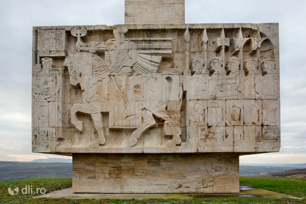 basorelief-cu-voievodul-mihai-viteazul-monumentul-mihai-viteazul-din-guruslau-judetul-salaj.jpg