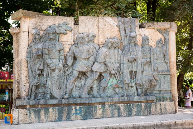 basorelief-de-la-monument-comemorativ-al-rascoalei-din-1907-din-botosani-judetul-botosani.jpg