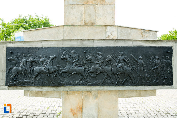 basorelief-de-la-monumentul-eroilor-din-adjud-judetul-vrancea.jpg