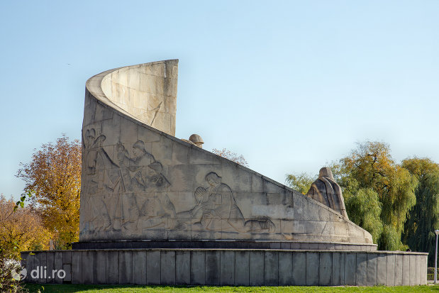 basorelief-de-pe-drumul-spre-tunelul-em-herja-hubert-dintre-chiuzbaia-si-baia-sprie-judetul-maramures.jpg