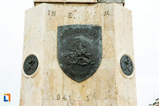 basorelief-de-pe-monumentul-eroilor-din-cel-de-al-doilea-razboi-mondial-din-bailesti-judetul-dolj.jpg