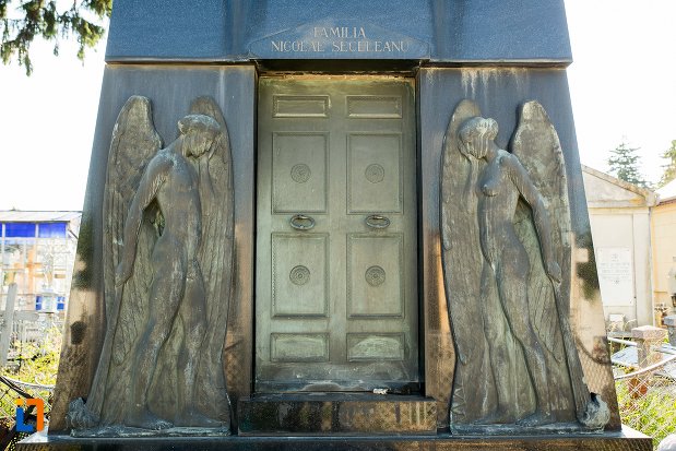 basoreliefuri-monumentul-funerar-al-lui-nicolae-seceleanu-din-buzau-judetul-buzau.jpg