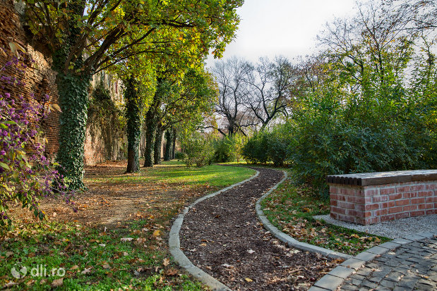 bastion-parcul-dendrologic-din-oradea-judetul-bihor.jpg