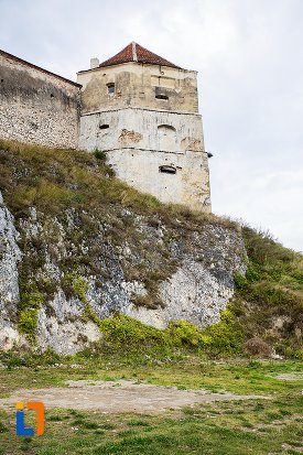 bastion-rectangular-cetatea-rasnov-judetul-brasov.jpg