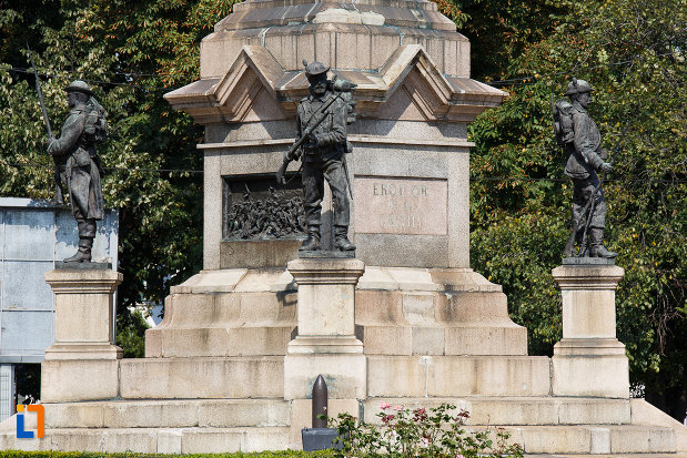 baza-de-la-monumentul-vanatorilor-din-razboiul-de-independenta-din-ploiesti-judetul-prahova.jpg