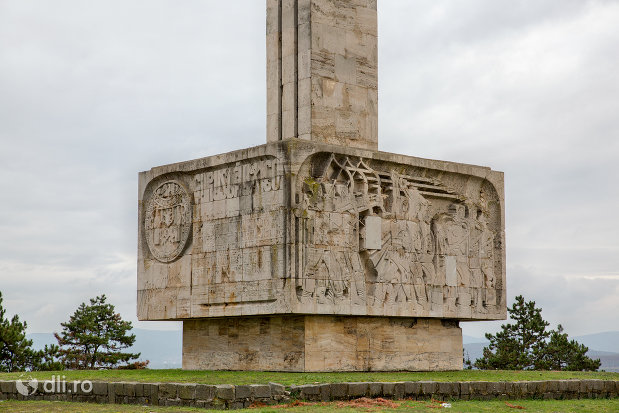 baza-monumentului-mihai-viteazul-din-guruslau-judetul-salaj.jpg