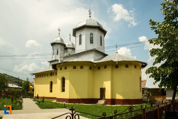 biserica-buna-vestire-din-patarlagele-judetul-buzau-vazuta-din-spate.jpg