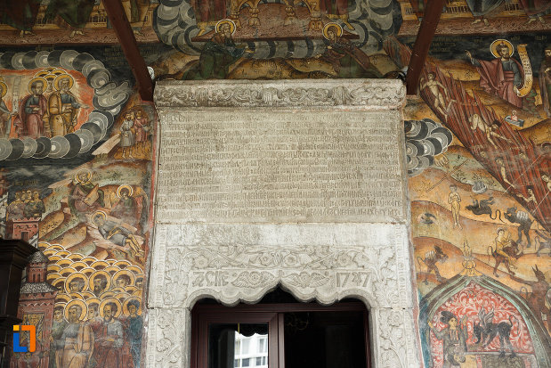 biserica-buna-vestire-din-ramnicu-valcea-imagine-cu-pisania-si-cateva-picturi.jpg