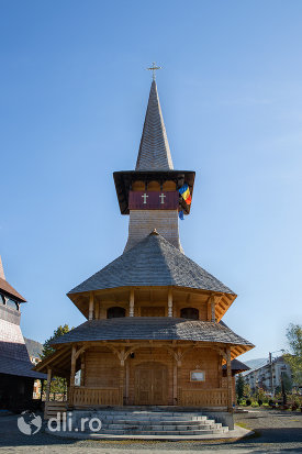biserica-de-lemn-ortodoxa-din-baia-sprie-judetul-maramures-vedere-din-fata.jpg