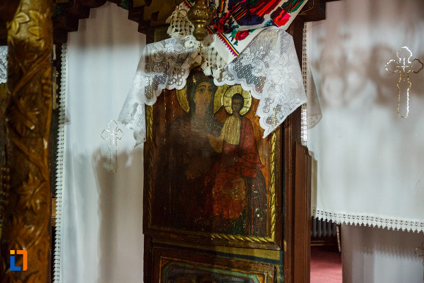 biserica-de-lemn-sf-pantelimon-din-baile-olanesti-judetul-valcea-icoana-cu-maica-domnului.jpg