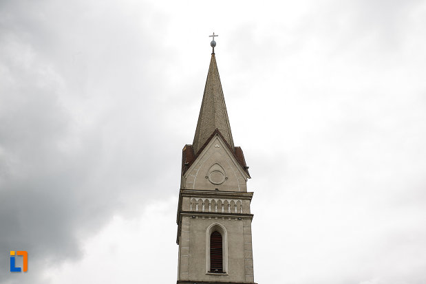 biserica-evanghelica-din-petrosani-judetul-hunedoara-imagine-cu-turnul.jpg