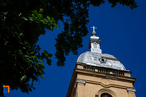 biserica-evanghelica-lutherana-din-timisoara-judetul-timis-crucea-de-pe-turn.jpg