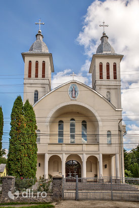 biserica-greco-catolica-din-bixad-judetul-satu-mare.jpg