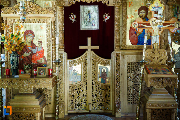 biserica-muzeu-sf-ilie-biserica-noua-din-dragasani-imagine-cu-altar.jpg